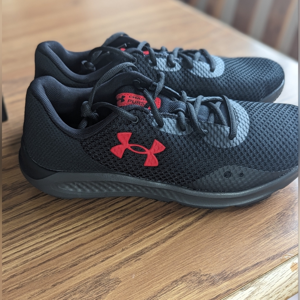 Under armour shoes men size 9.5